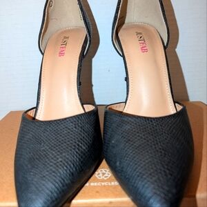 NWOT "madden girl" Heels Size 8.5 M